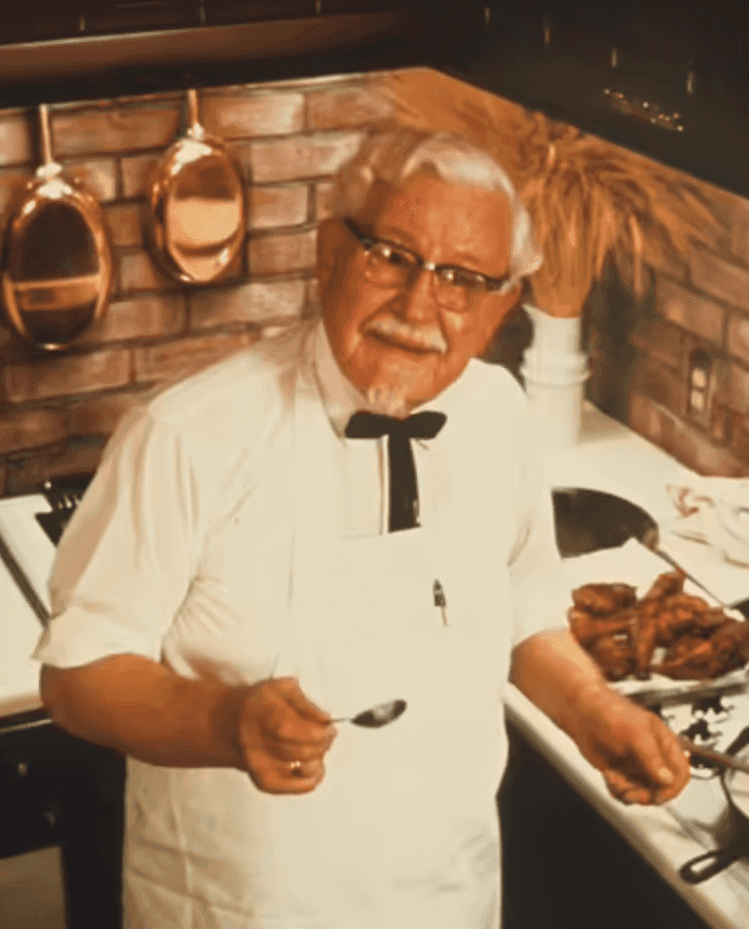 Coronel Sanders cocinando